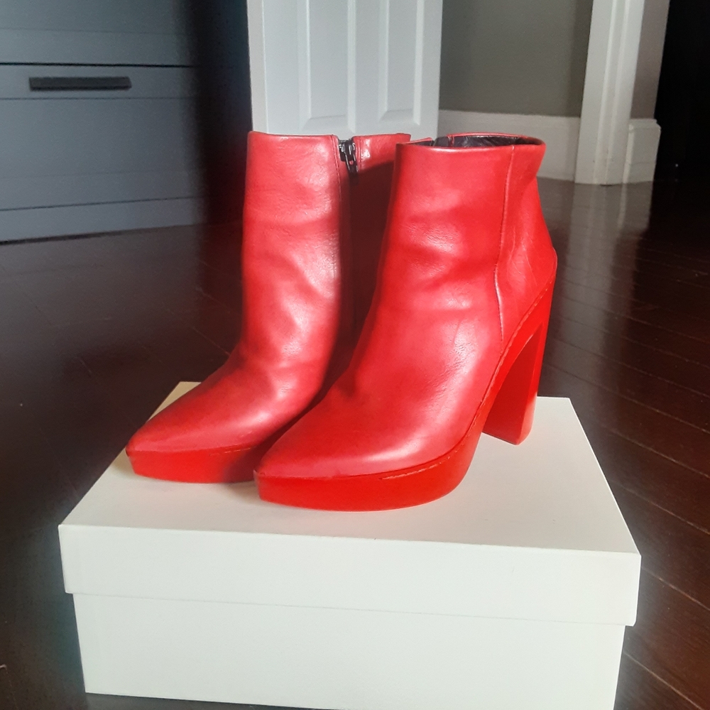 Vic Matie ,red leather platform ankle boots